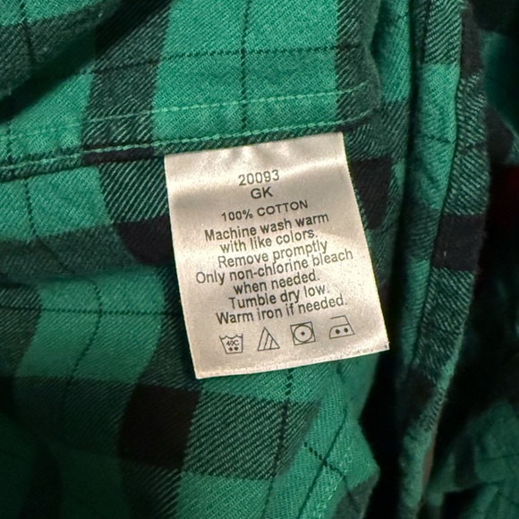 Filson - Women's Alaskan Guide Shirt Green Plaid Button Front Shirt - Medium - Picture 10 of 10